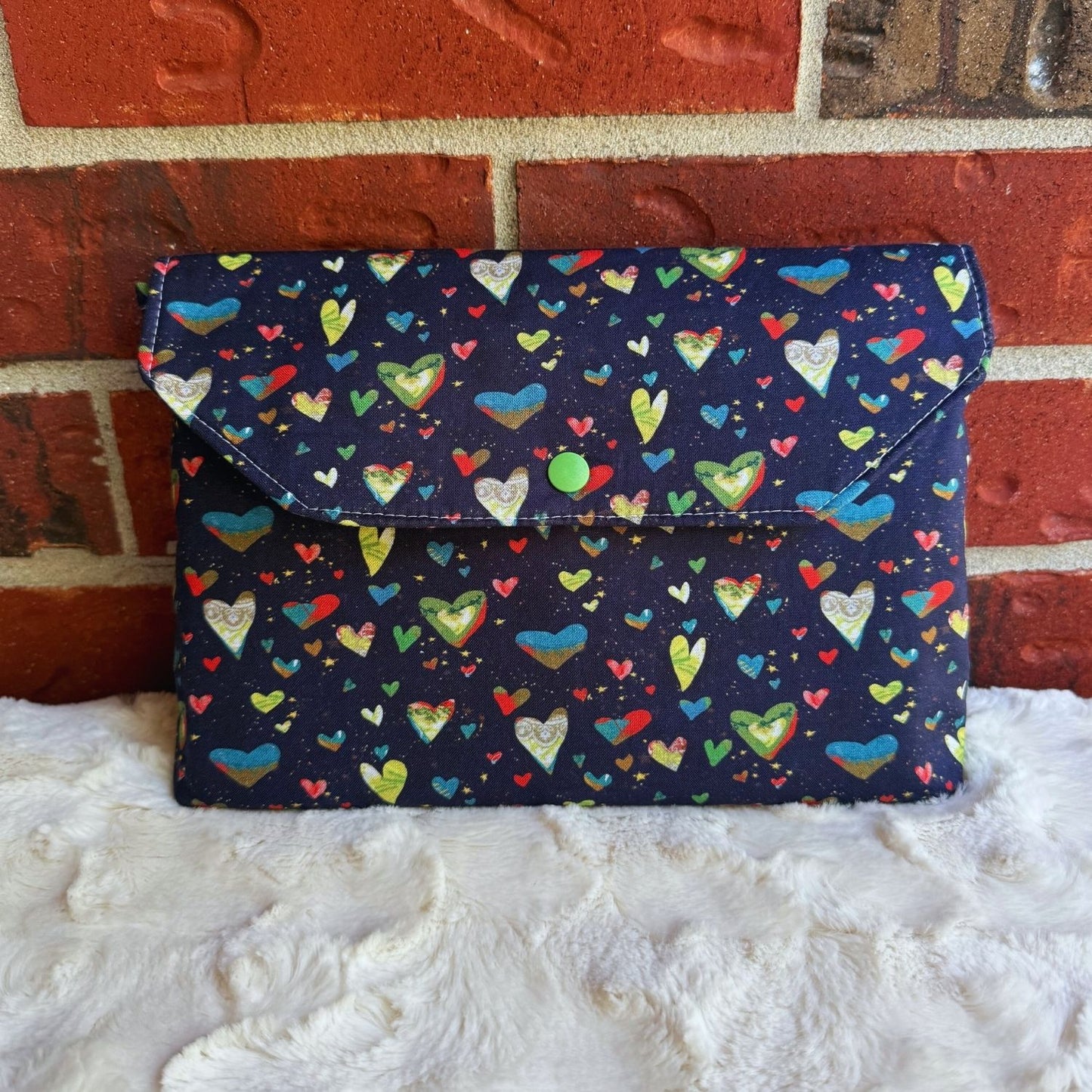 Hearts bible sleeve (Medium)