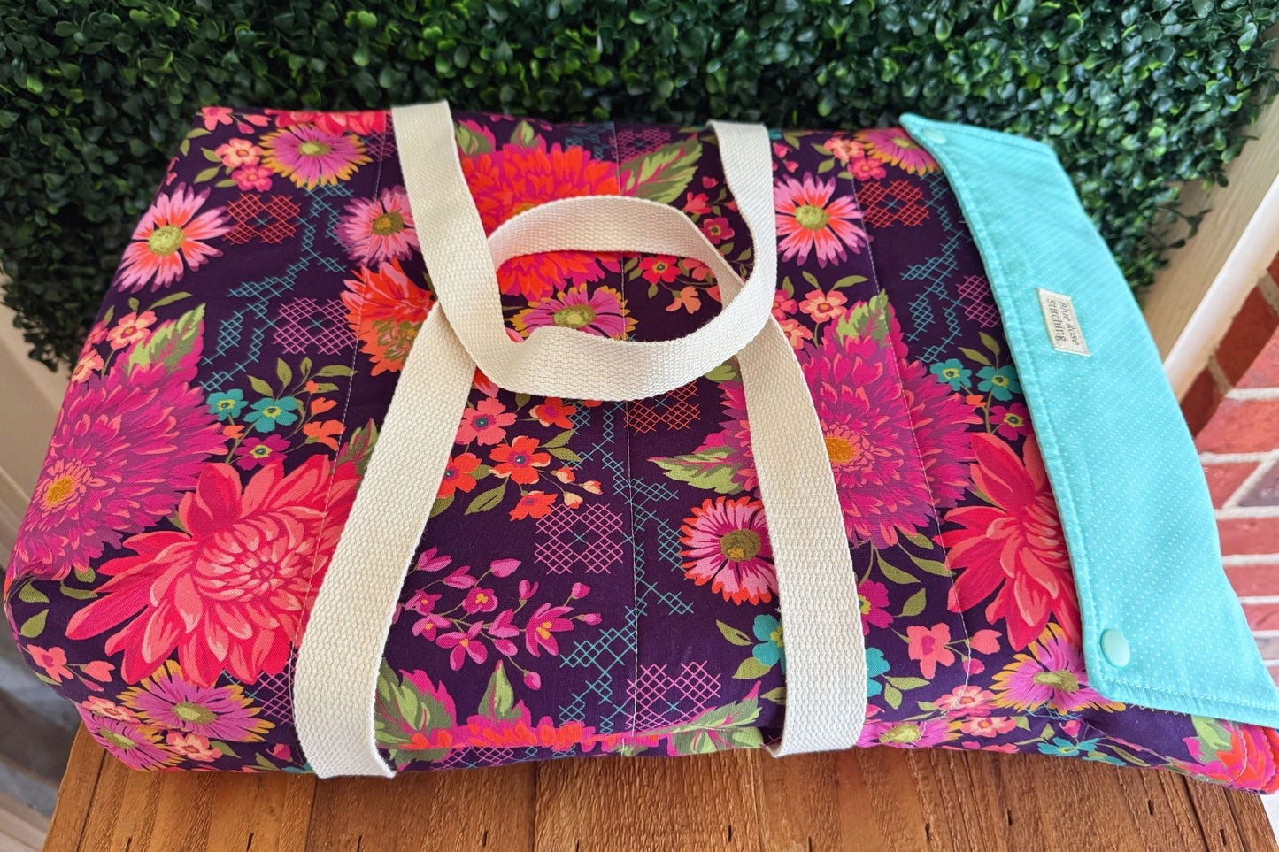 Parlor Happy Blooms carrier
